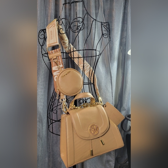 Steve Madden Handbags - Steve Madden Tan Handbag with Strap